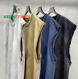 Verdant Strokes. Débardeur rétro personnalisé sans impression pour homme, 100% coton, 220 grammes, style classique et créatif - Product Image 3