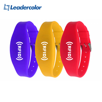 Bracelet RFID UHF intelligent en silicone, étanche, réglable et passif, pour événements sportifs (vente en gros)