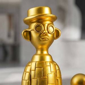 Figura Decorativa <span class=keywords><strong>de</strong></span> Escritorio <span class=keywords><strong>de</strong></span> Metal Dorado con Diseño a Cuadros Surrealista Personalizado, Figura Pop Art para Decoración <span class=keywords><strong>de</strong></span> Interiores <span class=keywords><strong>de</strong></span> Hogar, Estudio o Galería Moderna - Product Image 2