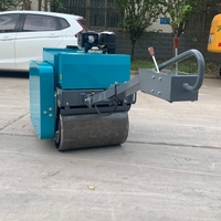 Rouleau compacteur vibratoire à double tambour à moteur de chantier miniature de 0,5 à 0,6 tonne pour le compactage des routes