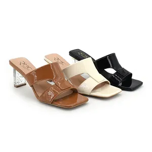 Pantoufles 2023 chaussures pour femmes de grande taille version coréenne tête carrée bout ouvert talons épais sandales à talons moyens