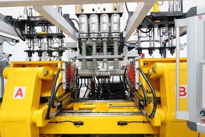 Machine de soufflage automatique pour bouteilles de détergent et fûts d'huile, multi-cavités, débavurage, IML, récupération des déchets, traitement des matériaux plastiques - Product Image 3