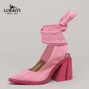 Chaussures en tissu à bout fermé rose pour femmes, sandales à talons hauts, lanière en toile, chaussures en bois, sandales à bout fermé,
