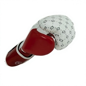 นวมชกมวย Fairtex Booster หนังวัวแท้ ระบายอากาศได้ดี ซับเหงื่อ น้ำหนักเบา ปิดด้วยแถบตีนตุ๊กแก สีแดงขาว รุ่นพิเศษ - Product Image 5