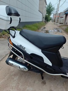 <span class=keywords><strong>La</strong></span> moto scooter Suzuki 125cc à essence est livrée directement par le fabricant pour l'exportation. - Product Image 3