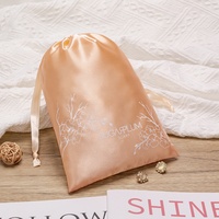 Pochette de rangement pour extensions de cheveux humains flexographie avec logo personnalisé sacs d'emballage pour perruques sacs pour faisceaux de cheveux en satin de soie avec cordon de serrage