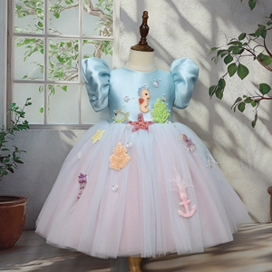 Abito da Principessa per Bambine con Applicazioni 3D Ocean World, in Raso Morbido, con Perle e Maniche a Sbuffo per Matrimoni, Compleanni e Feste - Product Image 3
