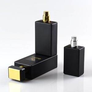 Bouteilles de Parfum Luxe d'Usine en Verre Noir Mat 30ml 50ml 100ml avec Capuchon Pulvérisateur Doré, Contenants de Fragrance Vides Polygonaux - Product Image 4