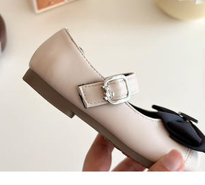 Sandalias Planas de Princesa para Niñas 2025, Zapatos de PU Decorados con Lazo y Suelas de Goma Antideslizantes - Product Image 5