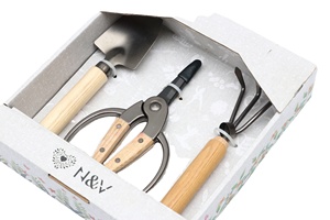 Ensemble d'outils de jardinage 3 pièces personnalisés pour enfants : ciseaux, râteau et pelle en métal avec manche en bois pour creuser, désherber et tailler les plantes - Vente en gros - Product Image 3