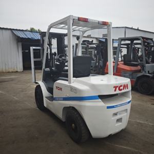 Montacargas Diésel TCM de 3 Toneladas Usado, en Buenas Condiciones, Bajo Mantenimiento, para Comercio Minorista, Manufactura y Almacenes - Product Image 2