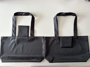 กระเป๋าช้อปปิ้งพับได้แบบกำหนดเองได้  วัสดุโพลีเอสเตอร์รีไซเคิล น้ำหนักเบา ทนทาน  สำหรับโฆษณาส่งเสริมการขาย  คุณภาพสูง เป็นมิตรกับสิ่งแวดล้อม  สำหรับทุกเพศ - Product Image 4