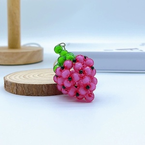 Porte-clés Fraise Mignonne Faite à la Main pour Femme, Vente en Gros Usine, Idéal comme Cadeau Promotionnel ou Porte-Monnaie - Product Image 2