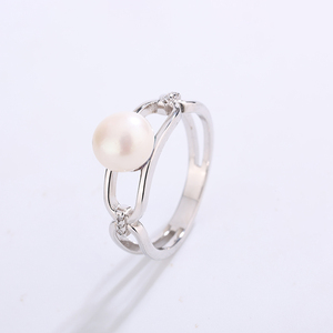Bague en argent S925 avec perle d'eau douce creuse et zircone cubique, design original – Bijoux pour femmes élégants et minimalistes - Product Image 2