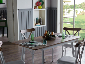 Ensemble de meubles de salle à manger de style nordique moderne - Table extensible en bois avec 4 chaises en acier inoxydable à dossier croisé et revêtement en cuir PU pour hôtel - Product Image 1