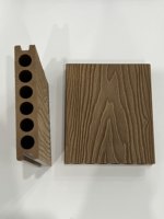 Tarima de Madera Plástica Compuesta (WPC) de Alta Calidad para Terraza y Balcón, con Revestimiento Impermeable y Relieve 3D