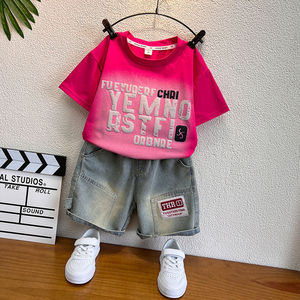 Moda estiva fresca per bambini Set di abbigliamento Casual per bambini t-shirt stampata con lettere a manica corta e pantaloncini alla moda - Product Image 3