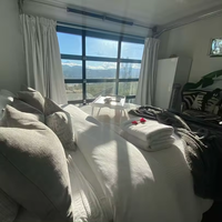Maison de conteneur en acier pliable à deux étages de 20 pieds et 40 pieds, maison de ferme compacte avec salle de bain et cuisine pour villas