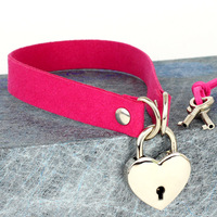 Vente en gros de colliers à clous tendance sexy punk gothique en forme de cœur et de clé Collier ras du cou en cuir velours de couleur unie