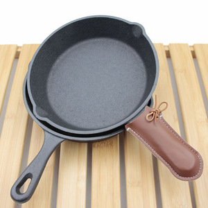 Outdoor camping leather pot handle cover, heat-insulating frying pan handle protector. - Product Image 3