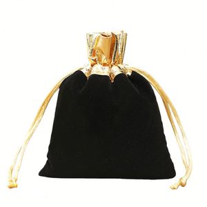 Pochette en velours rouge à bordure dorée avec cordon de serrage, sac cadeau pour bijoux - Product Image 6