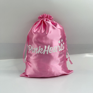 Sacs à cordon en satin rose personnalisés avec impression blanche - Emballage de luxe pour les marques de beauté et de mode - Product Image 4