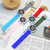 Jam Tangan Digital LED Sporty 2026 untuk Pelajar, Jam Tangan Elektronik Sporty dengan Paduan Warna, Jam Tangan Hadiah untuk Wanita dan Pria