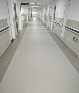 Rouleau de revêtement de sol en vinyle PVC à prix d'usine, épaisseur 2 mm, installation facile par adhésion, <span class=keywords><strong>parquet</strong></span> pour hôtels, hôpitaux, usage commercial - Product Image 1