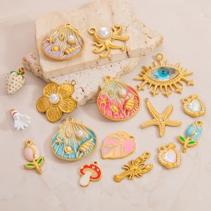 Pendentif de plage d'été style océan en acier inoxydable plaqué or 18 carats de haute qualité pour accessoires DIY et fêtes sur la plage - Product Image 1