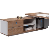 Escritorio de oficina individual moderno con silla, mesa sencilla de madera a gran escala para presidente/gerente/maestro para uso de jefe, diseño modular