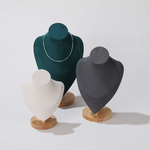 EleQeen EQ638 Soporte de Madera Sólida para Joyería, Venta al por Mayor de Fábrica de Zhejiang, Base Gris Verde Oscuro, Busto de Exhibición para Collares - Product Image 2