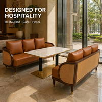 Banquette trois places avec panneaux en rotin et coussins en cuir pour restaurant, ensemble de banquettes pour café et hôtel