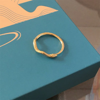 Cincin ular tipis hewan lucu baja tahan karat musim panas 18k berlapis emas wanita tren kepribadian cincin selebriti wanita