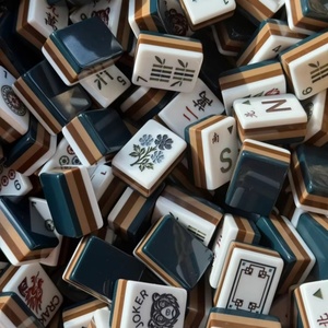 Juego de Mahjong Americano de Acrílico Cypress Forest, Profesional, con Fichas Talladas a Mano de 4 Capas, para Casino y Juegos de Azar - Product Image 2