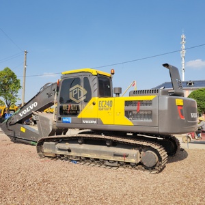 รถขุดตีนตะขาบ Volvo EC240 มือสอง ลดราคาพิเศษ ขนาด 24 ตัน ตัวถังยาว นำเข้าจากสวีเดน พร้อมเครื่องยนต์ดีเซล Cummins C8.3-C - Product Image 1