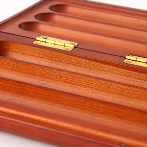 Caja de Puros de Madera Huina, Humidor Natural de Alta Gama Personalizado al por Mayor, Gabinete de Lujo Sólido, Color Natural Lacado, Moderno y Duradero - Product Image 5