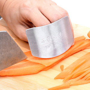 Protectores de manos de acero inoxidable para cocina, protectores de dedos para cortar verduras, dispositivos de protección anticorte para la cocina. - Product Image 1