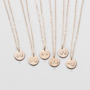 Collar Personalizado <span class=keywords><strong>de</strong></span> Concientización sobre el Cáncer <span class=keywords><strong>de</strong></span> Mama, Collar <span class=keywords><strong>de</strong></span> <span class=keywords><strong>Lactancia</strong></span>, Joyería Feminista Poderosa, Collar con Colgante <span class=keywords><strong>de</strong></span> Disco Mini Simple - Product Image 1