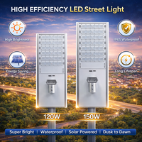 Lampadaire solaire LED intelligent pour ville avec caméra (en option) Système d'éclairage routier extérieur classé IP66 avec batterie de secours