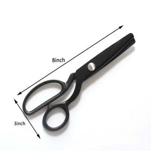 <span class=keywords><strong>Ciseaux</strong></span> à dentelle, <span class=keywords><strong>ciseaux</strong></span> à coudre, <span class=keywords><strong>ciseaux</strong></span> de jardinage, <span class=keywords><strong>ciseaux</strong></span> à broder, bord festonné/triangulaire, manche en métal - Product Image 3