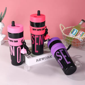 Borraccia Portatile in Plastica Gao Mei - Nuovo Modello All'ingrosso - Borracce Tropicale <span class=keywords><strong>con</strong></span> Corda in Paglia per Uomo e Donna per Esterni - Product Image 2