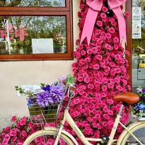 Cascata di Fiori Artificiali Giganti a Forma di Rosa per Decorazioni Matrimoniali su Larga Scala - Product Image 3