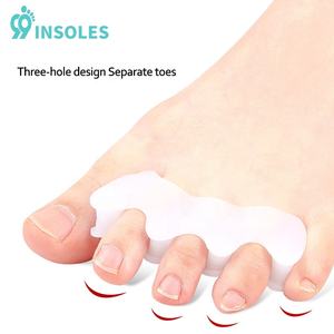99 semelles Pédicure Trois Trous Séparateur D'ongles Oignon Orteil Correcteur Chaussure Orteil Protecteurs Doux Sebs Splitter - Product Image 4