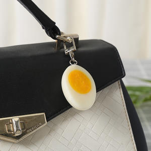 Lindo llavero de PVC con forma de huevo cocido, colgante de comida deliciosa, adorno para mochila, dijes colgantes, colgante de personalidad para bolso - Product Image 3