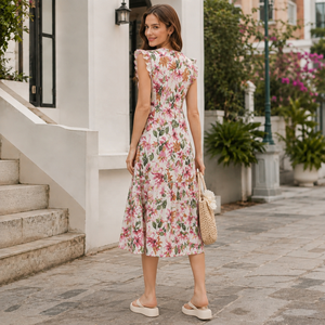 Robe élégante en viscose flammée à imprimé botanique, manches volantées, ourlet à volants étagés, robe de plage estivale, vente en gros pour boutiques - Product Image 4