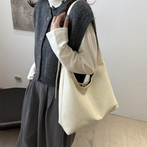 Sac à main tendance en cuir PU souple grande capacité pour femme, style décontracté, idéal pour les trajets quotidiens - Collection 2026 - Product Image 5