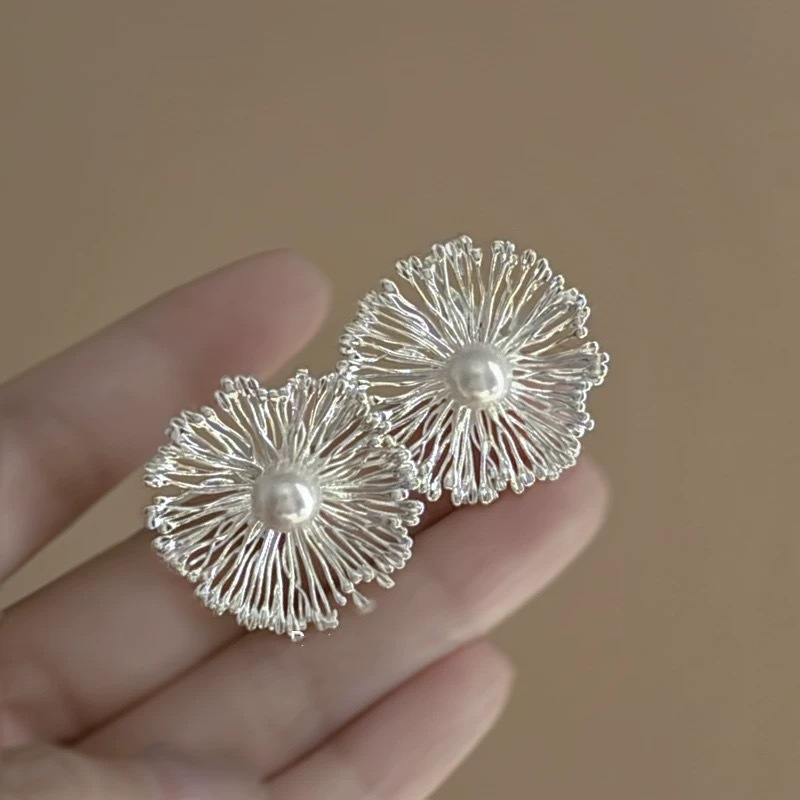 Round Flower Earrings