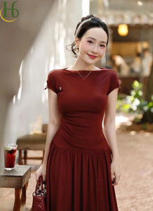 Nouvelle Collection Été 2026 : Ensemble Formel Rayé 2 Pièces pour Femme – Haut à Col Bateau Manches Longues et Pantalon en Satin de Polyester Respirant - Product Image 6