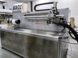 เครื่องติดกาวร้อนแบบอัตโนมัติเต็มรูปแบบสำหรับปลอกนิ้วและท่อหดความร้อน สำหรับเคลือบบรรจุภัณฑ์พลาสติกในกล่อง - Product Image 4