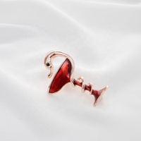 Euro-américain populaire longue aiguille semi 3d or métal alliage de zinc émail sexy serpent vin verre épinglette broche femmes